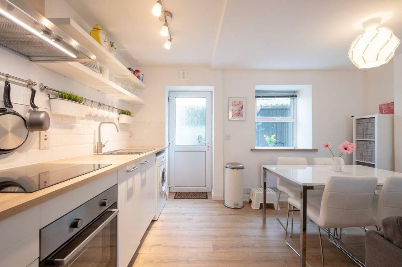 Galway City Cottage エクステリア 写真